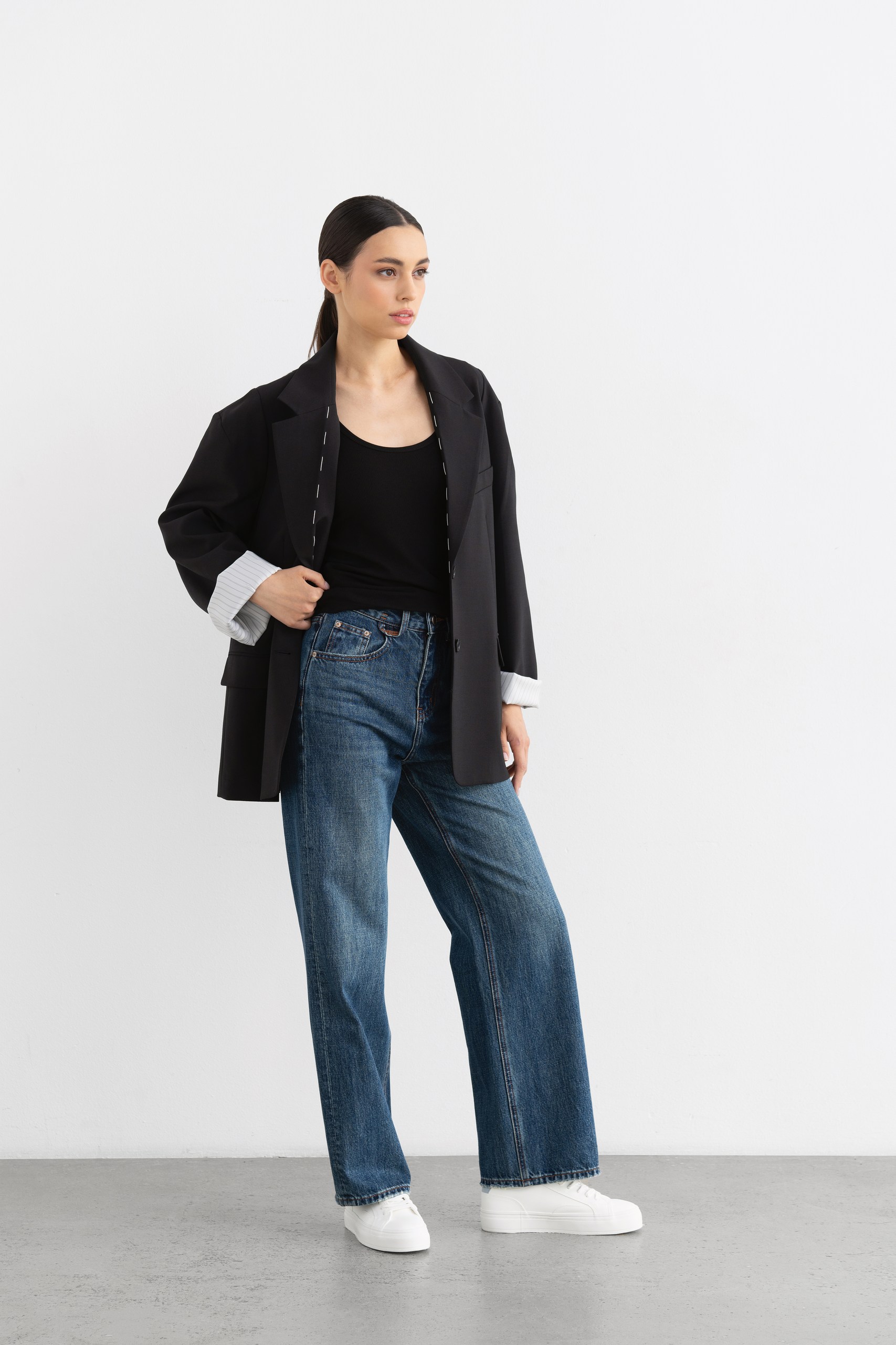 Жакет спереди полный рост jacket-front-full